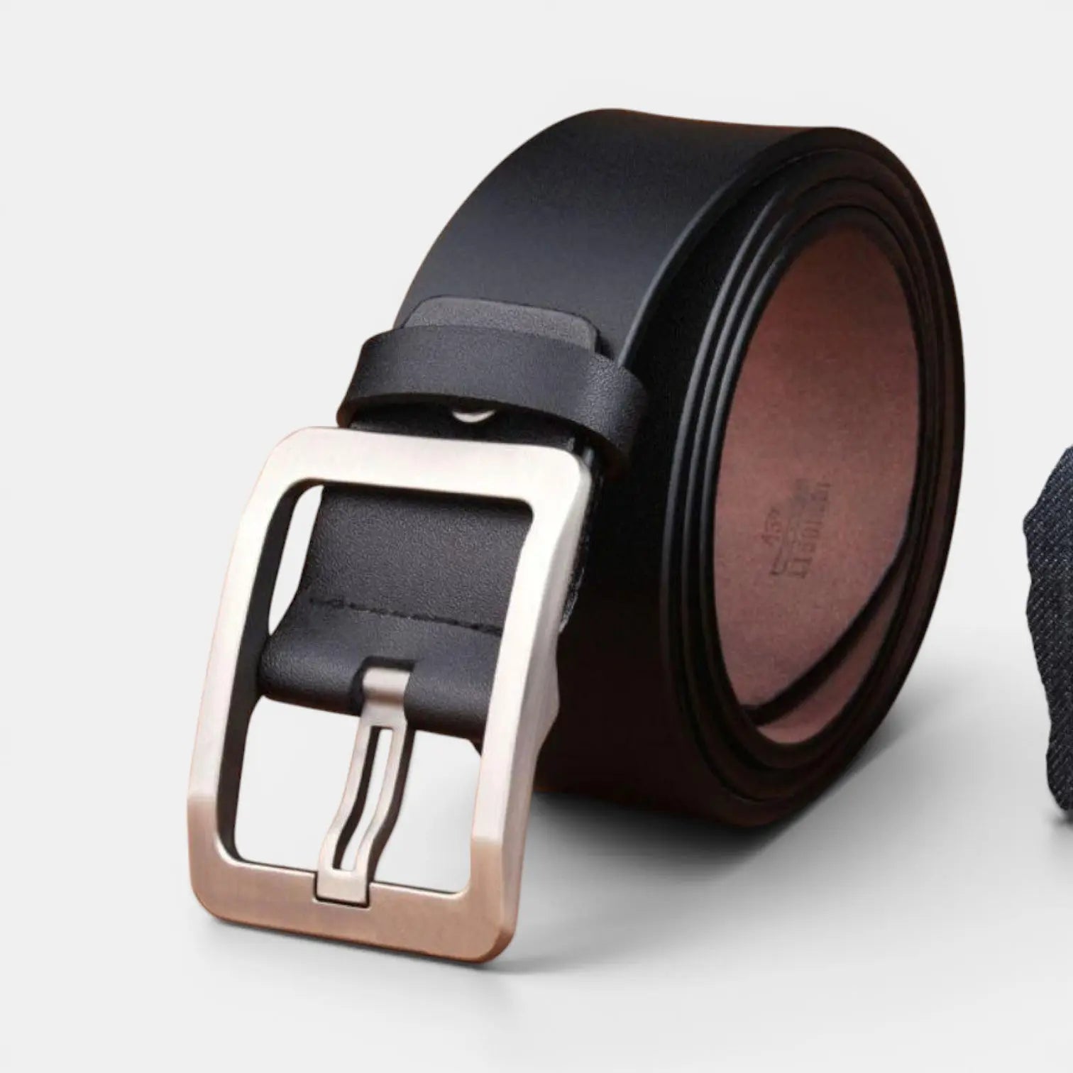 Ceinture en Cuir Lisse Homme Boucle Ardillon Ajourée | Lorjex La Maison de la Ceinture
